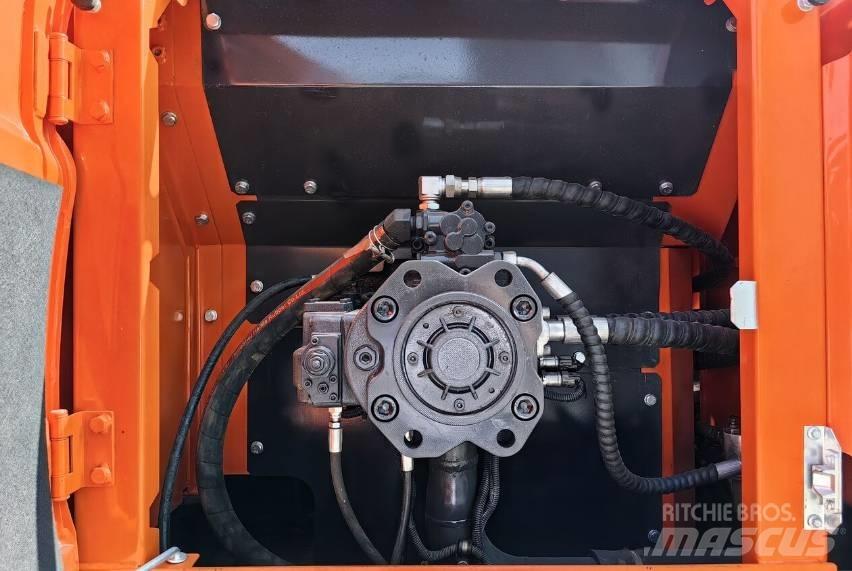 Doosan DX300 履带挖掘机