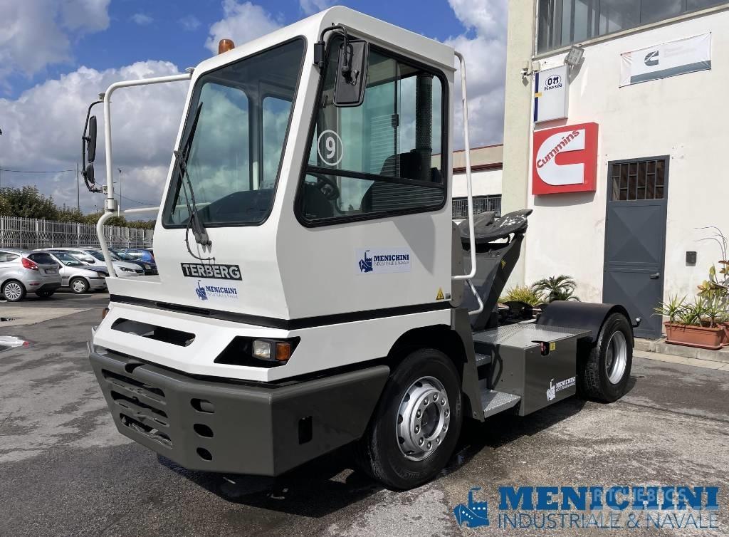 Terberg YT 182 码头牵引车