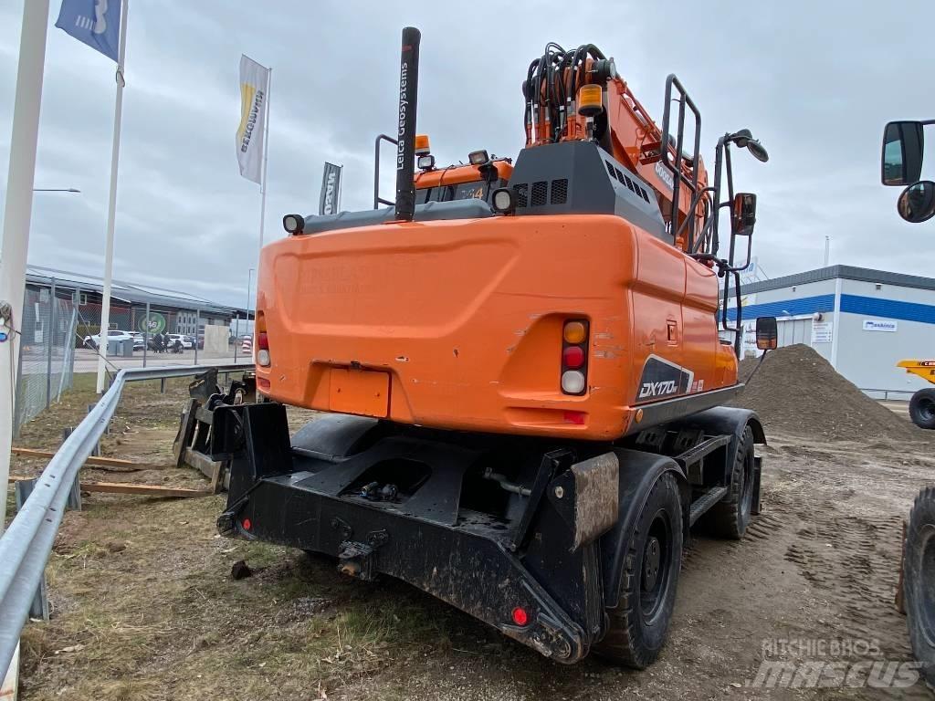 Doosan DX170W-5 轮式挖掘机