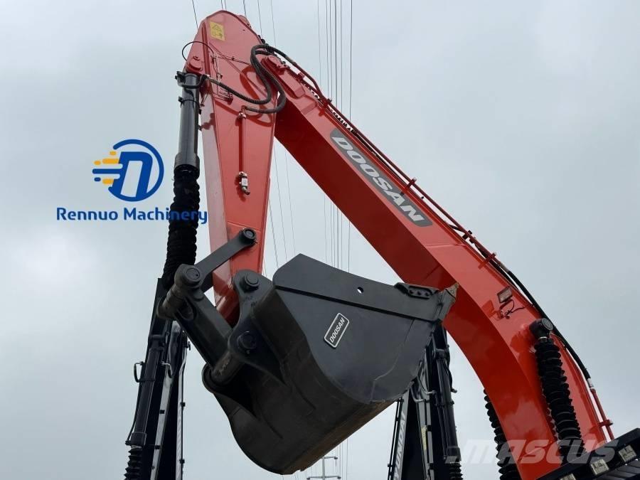 Doosan DX 300LC-9C 履带挖掘机