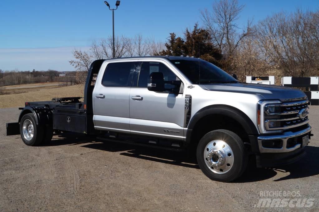 Ford F 550 SD Lariat 平板车