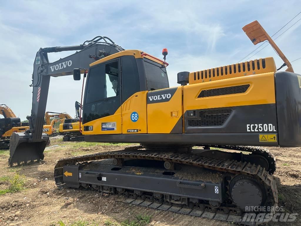 Volvo EC250D 履带挖掘机