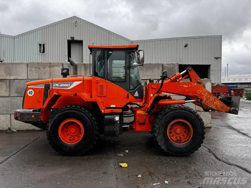 Doosan DL250-5 轮式装载机