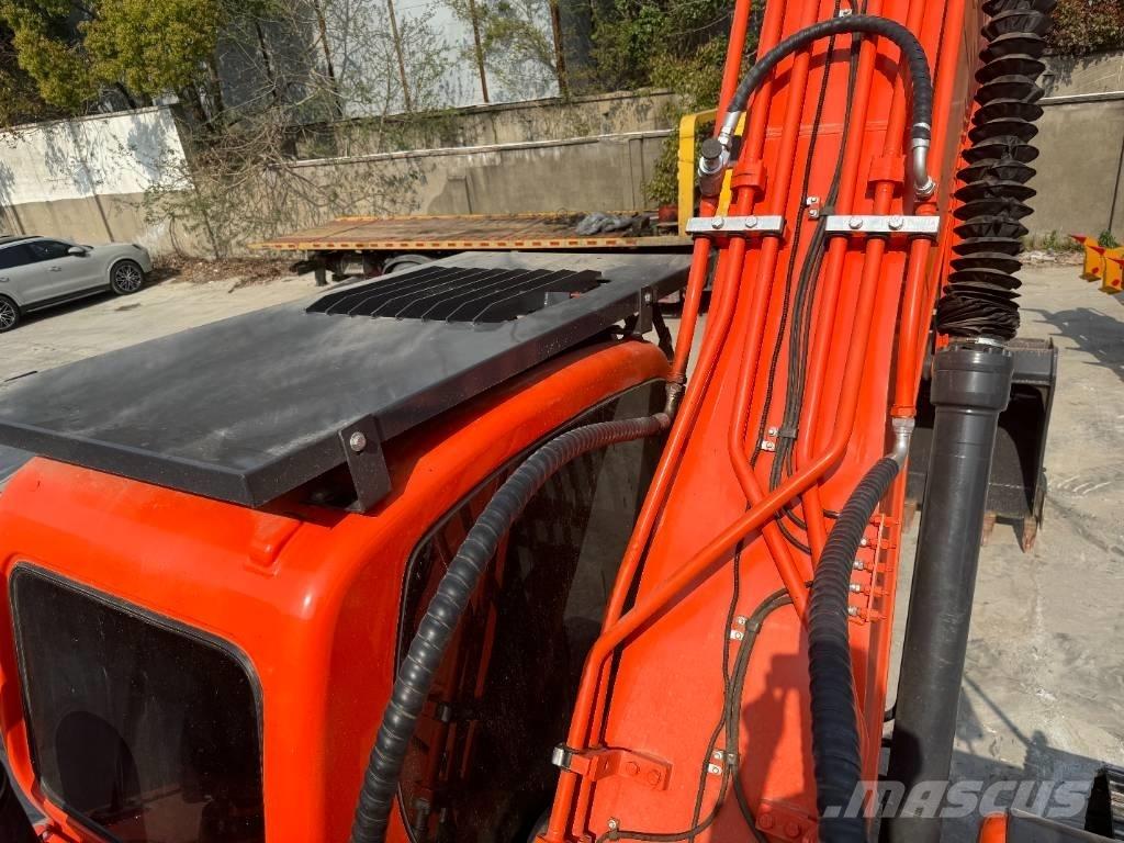 Doosan DX 225 LC 履带挖掘机