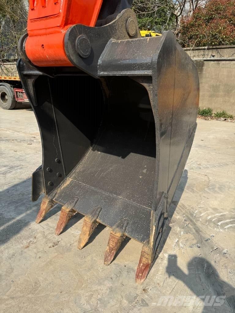 Doosan DX 225 LC 履带挖掘机