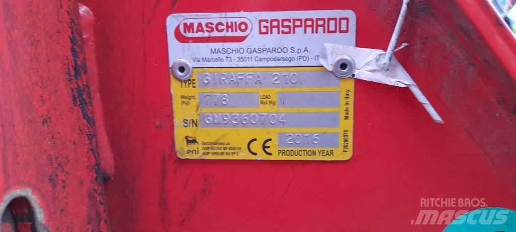 Maschio Giraffa 210 牧场割草机和切顶器