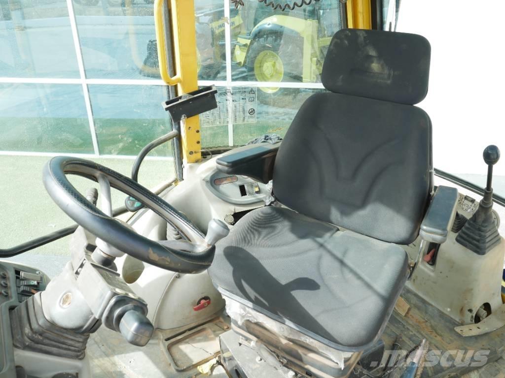 Komatsu WB 97 S-2 反铲装载机