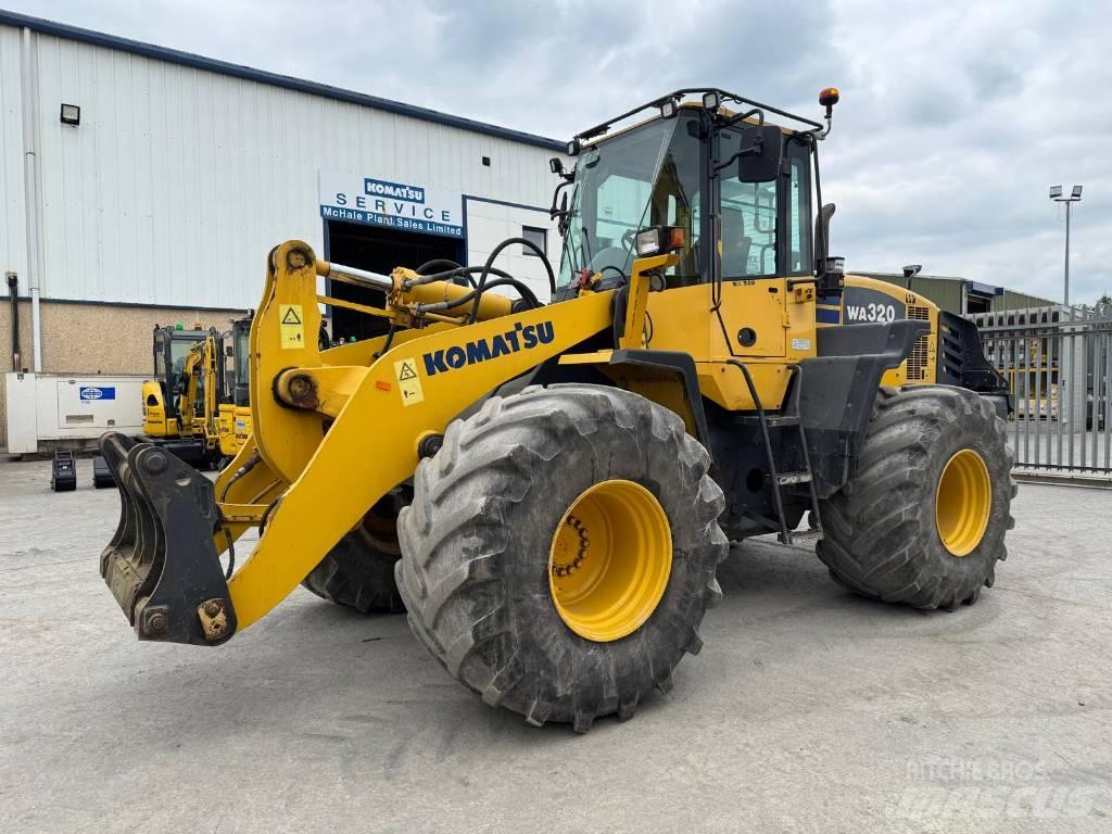 Komatsu WA320-5 轮式装载机