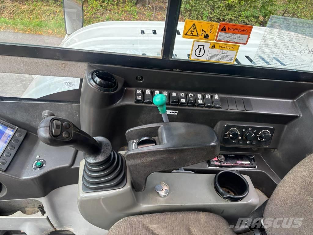 Takeuchi TB 290 中型挖掘机