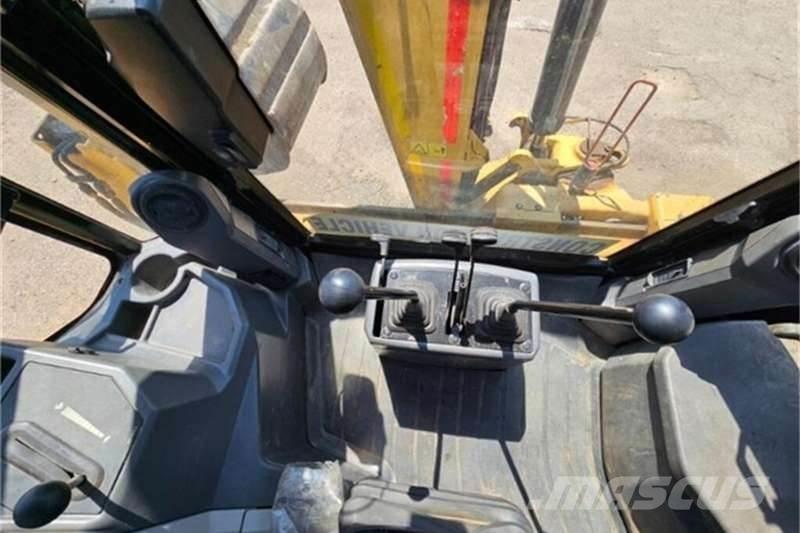 CAT 426F2 TLB 反铲装载机