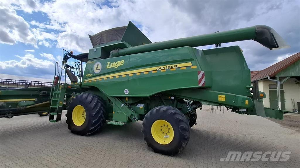 John Deere T560 HM 联合收割机