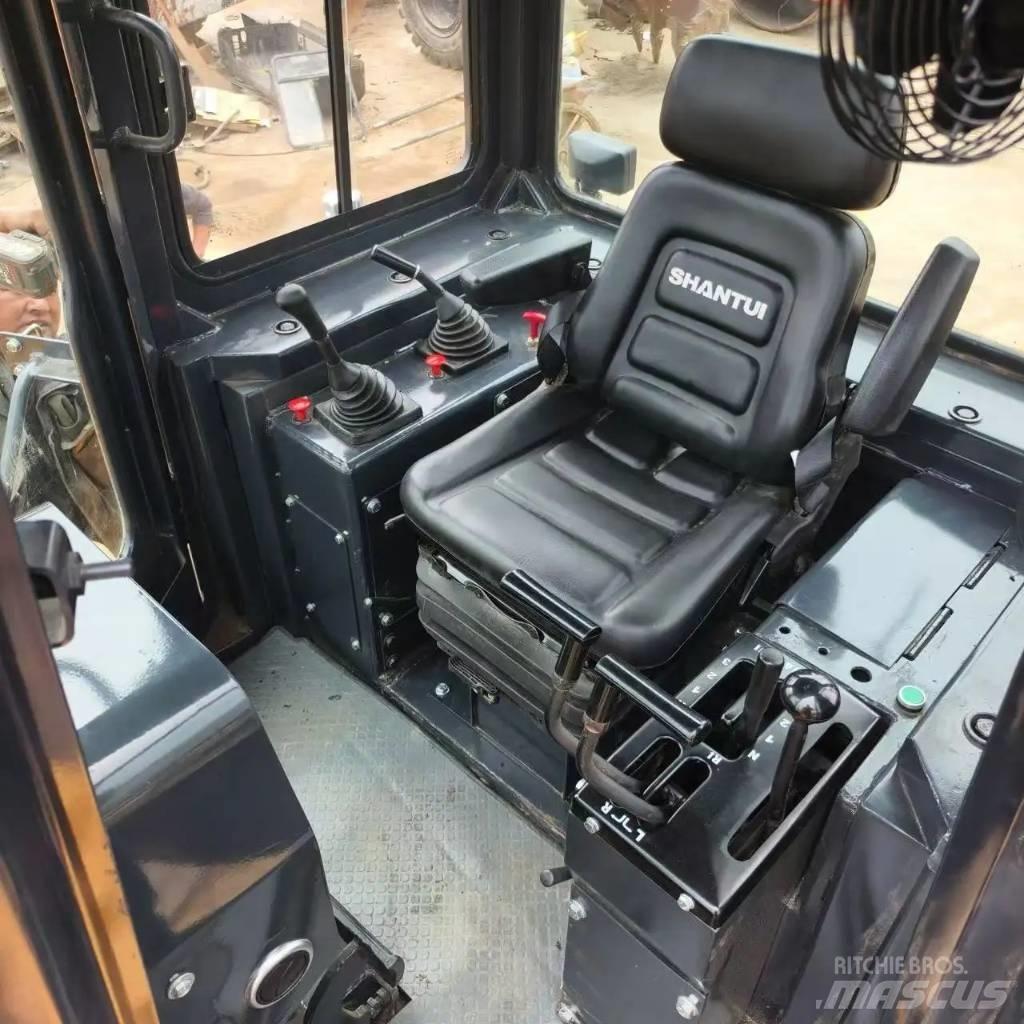 Shantui SD 16 履带式推土机