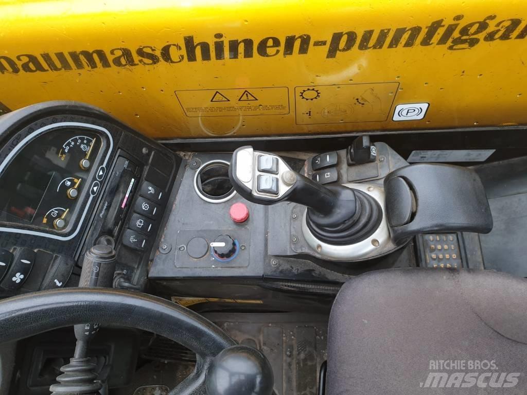 JCB 525-60 伸缩臂叉装车|叉装车