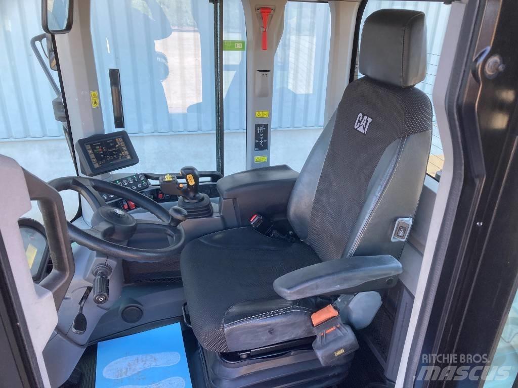 CAT 938M 轮式装载机