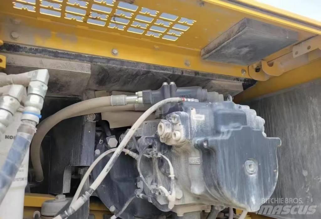Komatsu PC 460-8 履带挖掘机