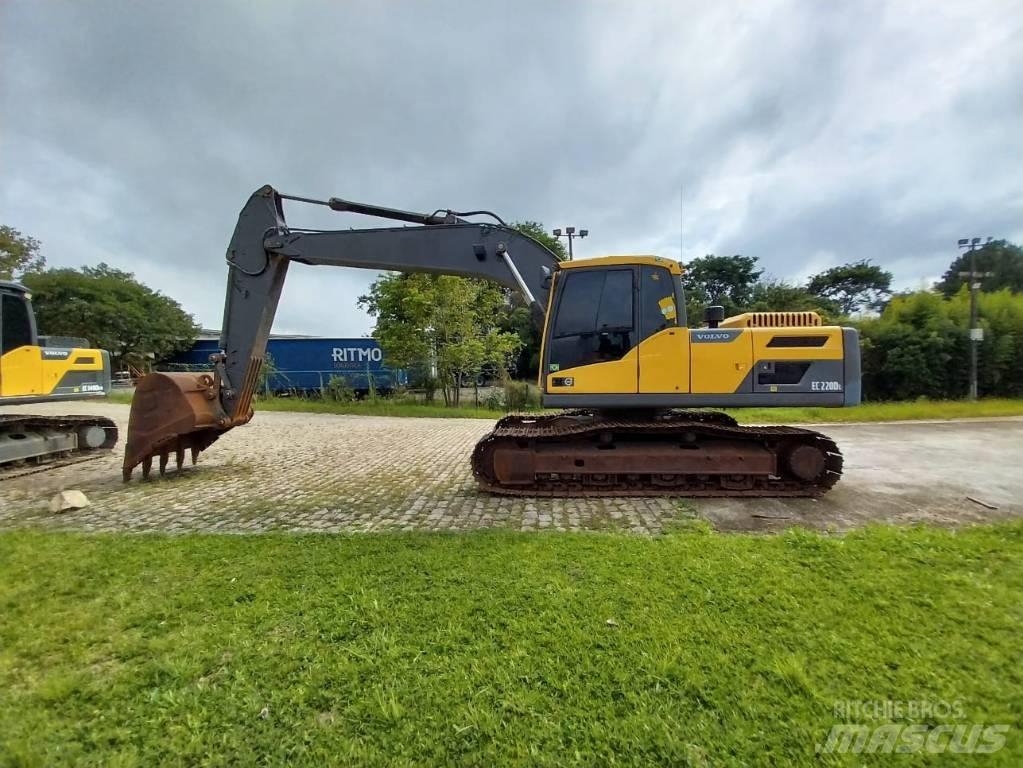 Volvo EC 220 DL 履带挖掘机