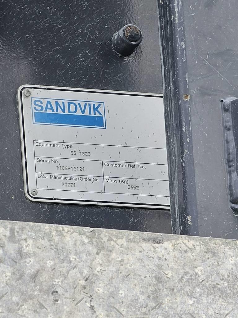 Sandvik UH 640 移动式破碎机