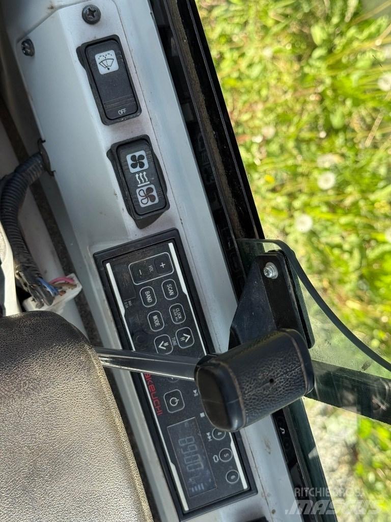 Takeuchi TB 216 小型挖掘机