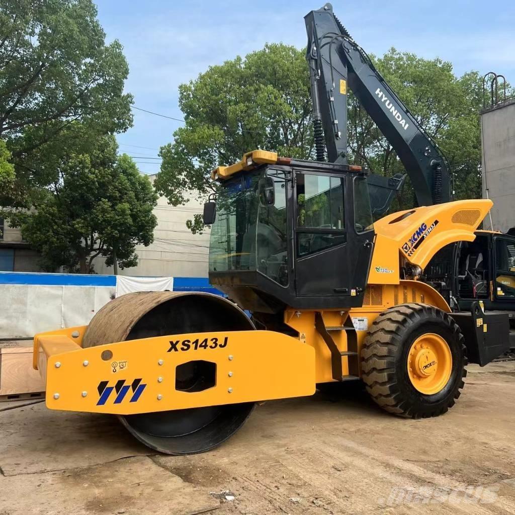 XCMG XS 143 单轮压路机