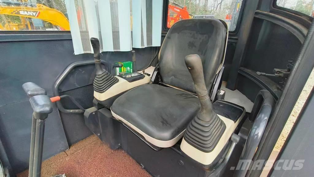 Komatsu PC 35 MR 小型挖掘机