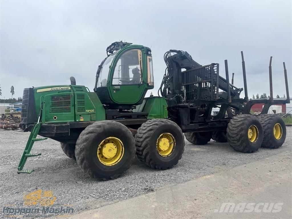 John Deere 1910E 集运机