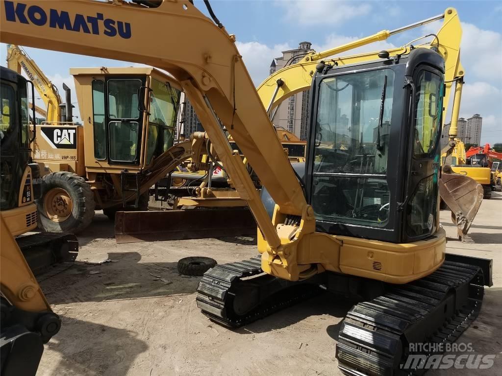 Komatsu PC 35 小型挖掘机