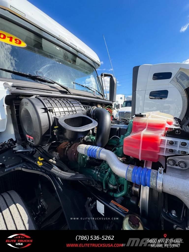 Volvo Commercial VNL 牵引车