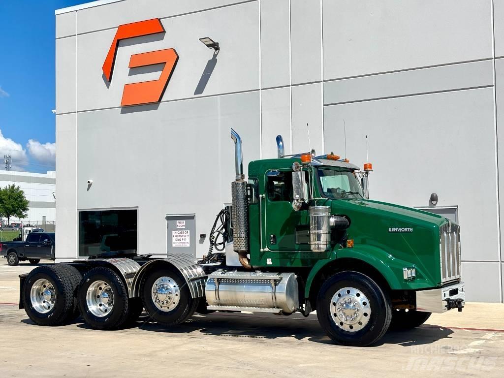 Kenworth T 800 牵引车