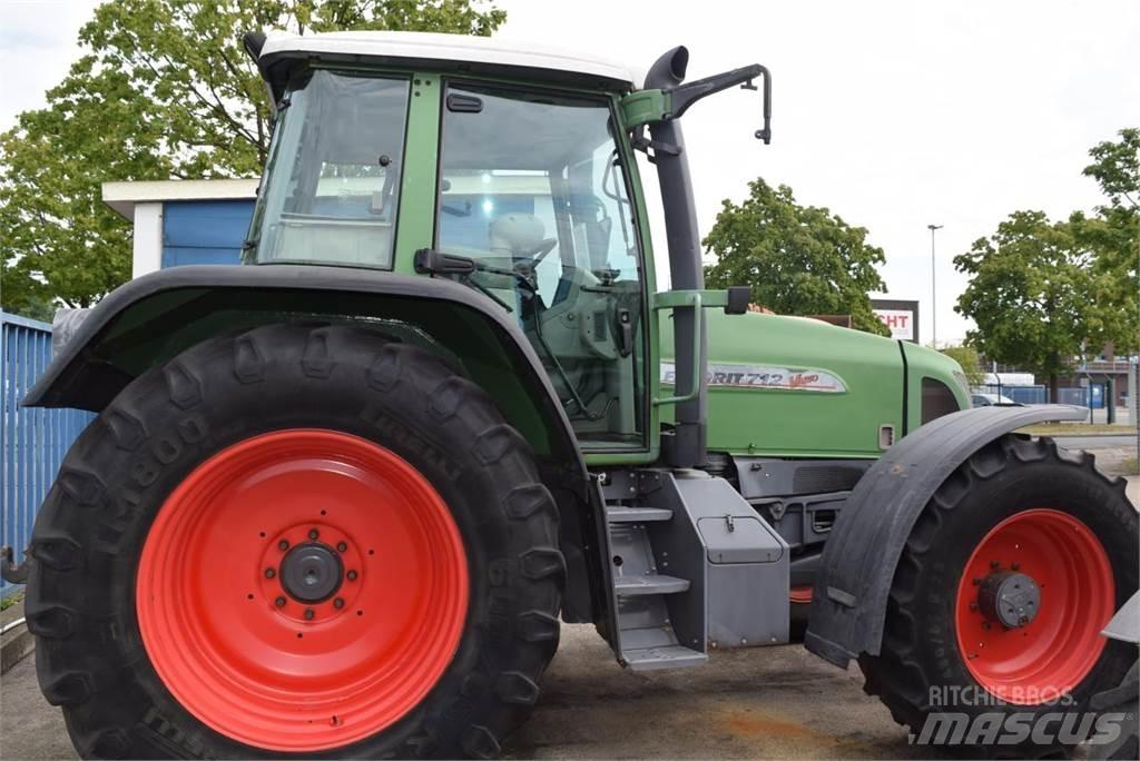 Fendt 712 Vario 拖拉机/农用车