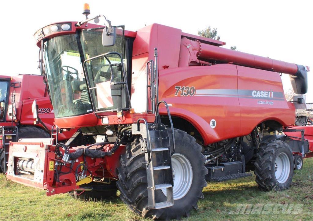 Case IH AF 7130 联合收割机