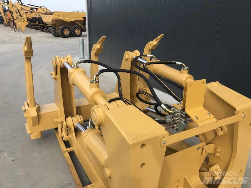 CAT D7R 松土器