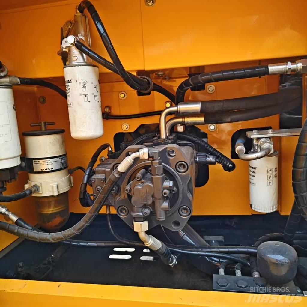Volvo 250DL 履带挖掘机