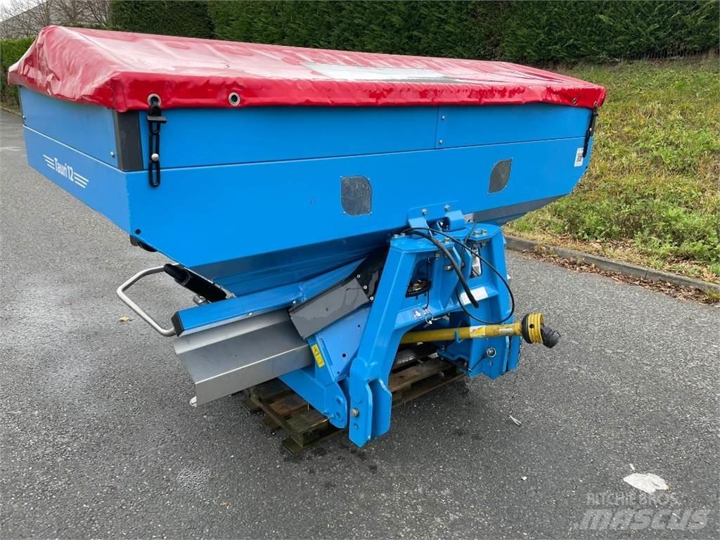 Lemken Tauri 12 矿物肥料撒播机
