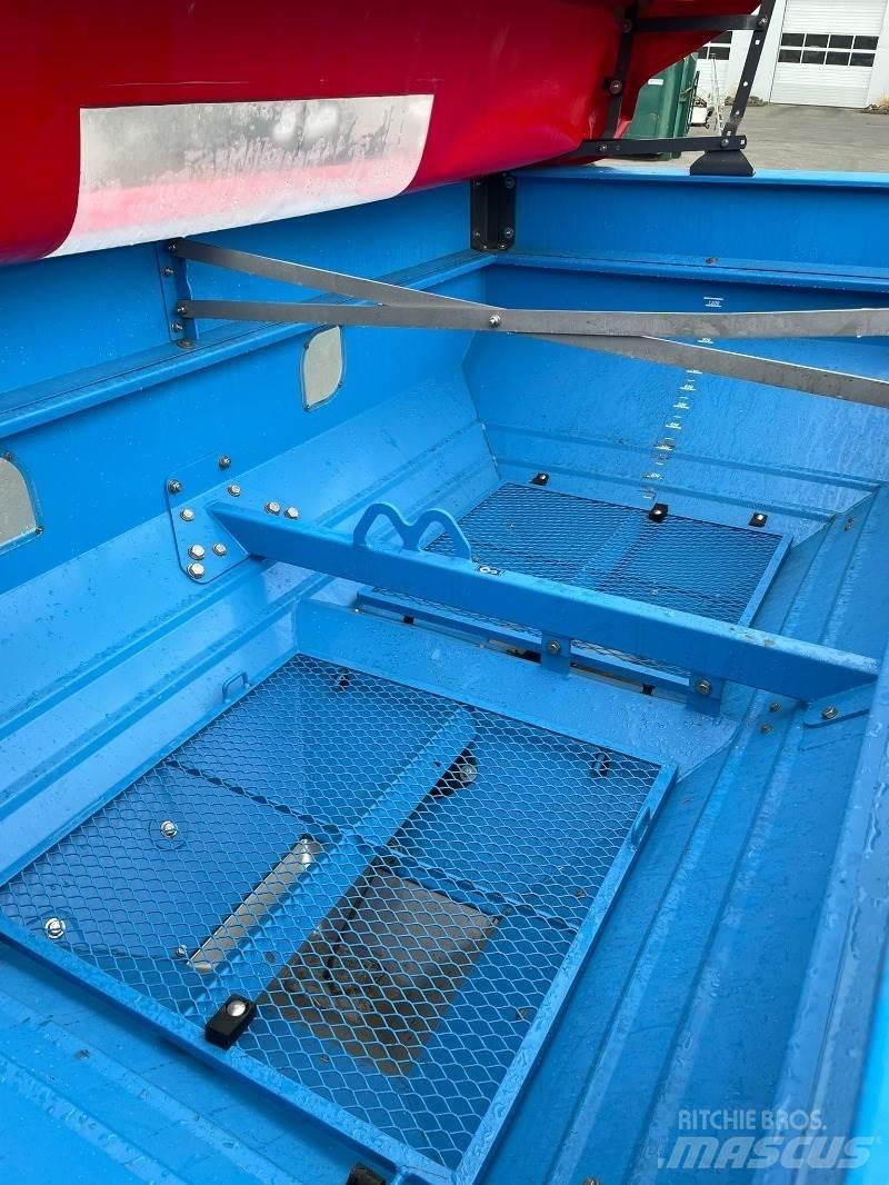 Lemken Tauri 12 矿物肥料撒播机
