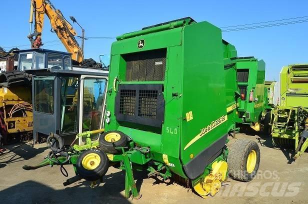 John Deere 592 圆捆打捆机