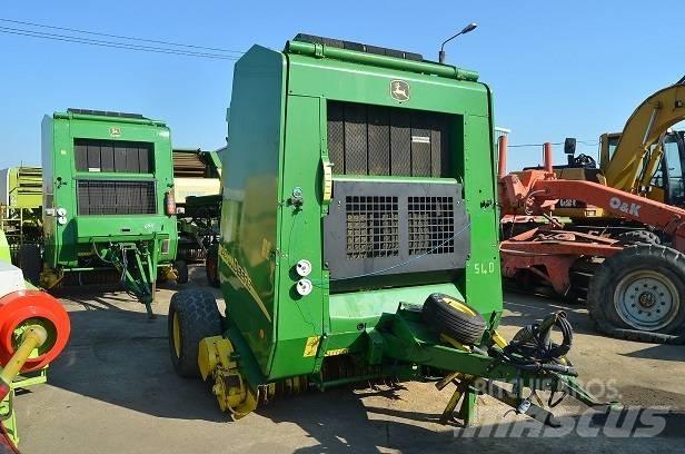 John Deere 592 圆捆打捆机