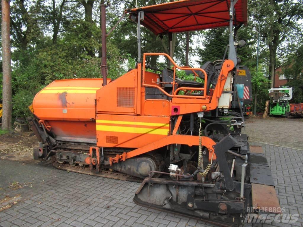 Demag DF 65 C  DF 115 沥青摊铺机