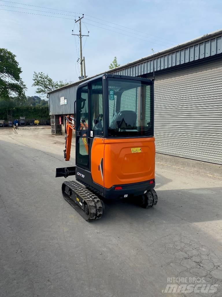 Doosan DX 19 小型挖掘机