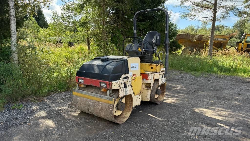 Dynapac CC 122 双轮压路机