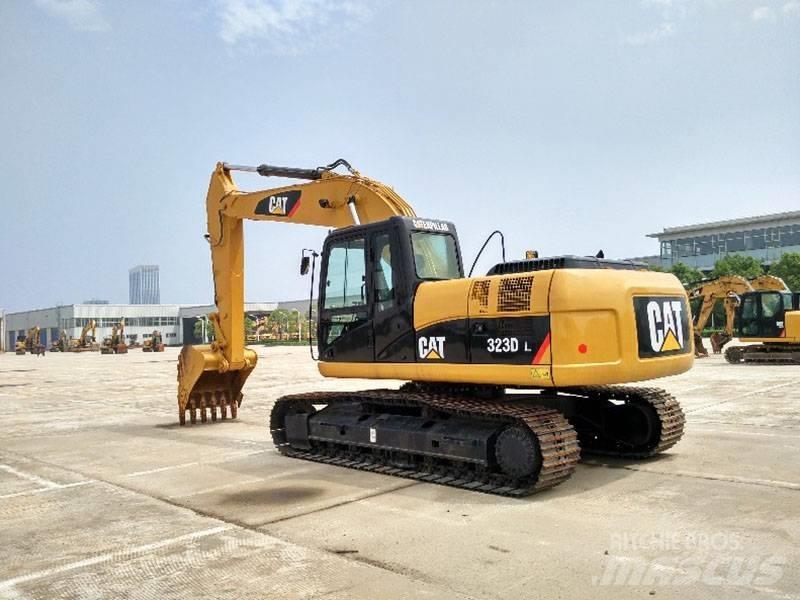 CAT 323 履带挖掘机