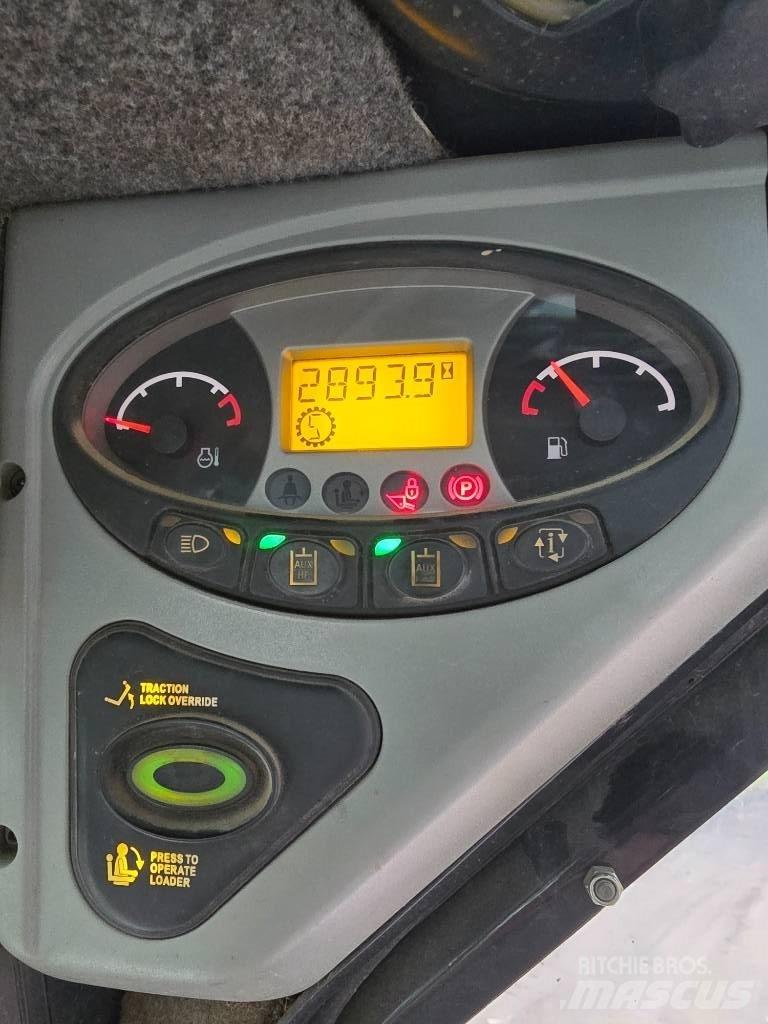 Bobcat T 320 滑移装载机