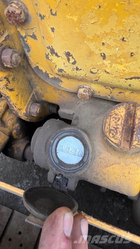 CAT D 2 履带式推土机