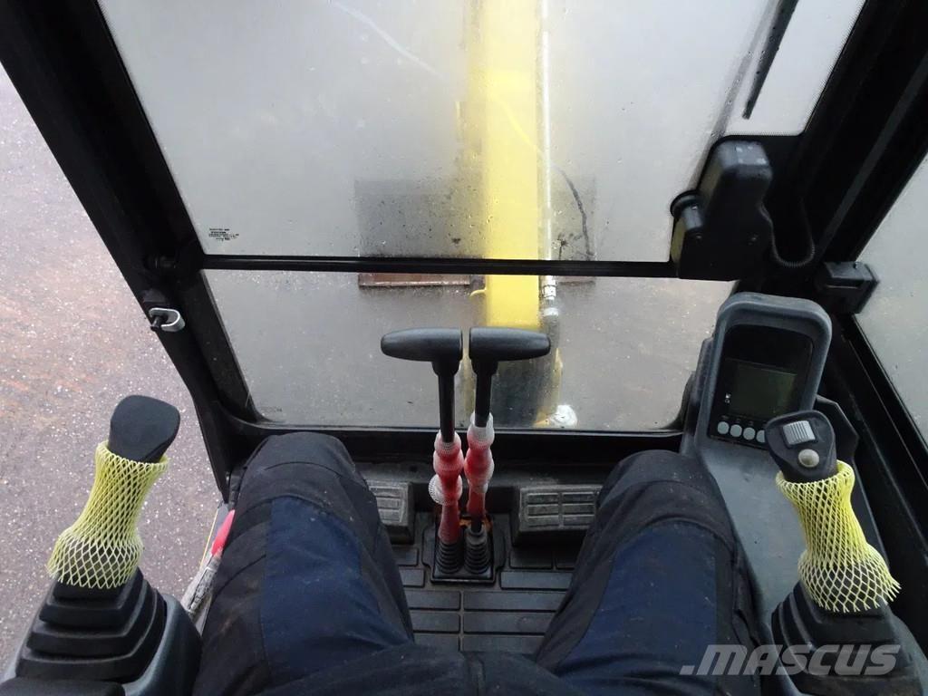 Yanmar SV16 小型挖掘机