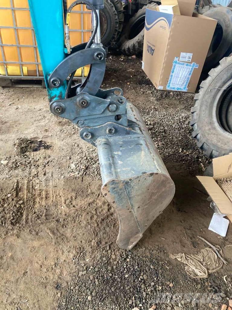 Sunward SWE 25 UF 小型挖掘机