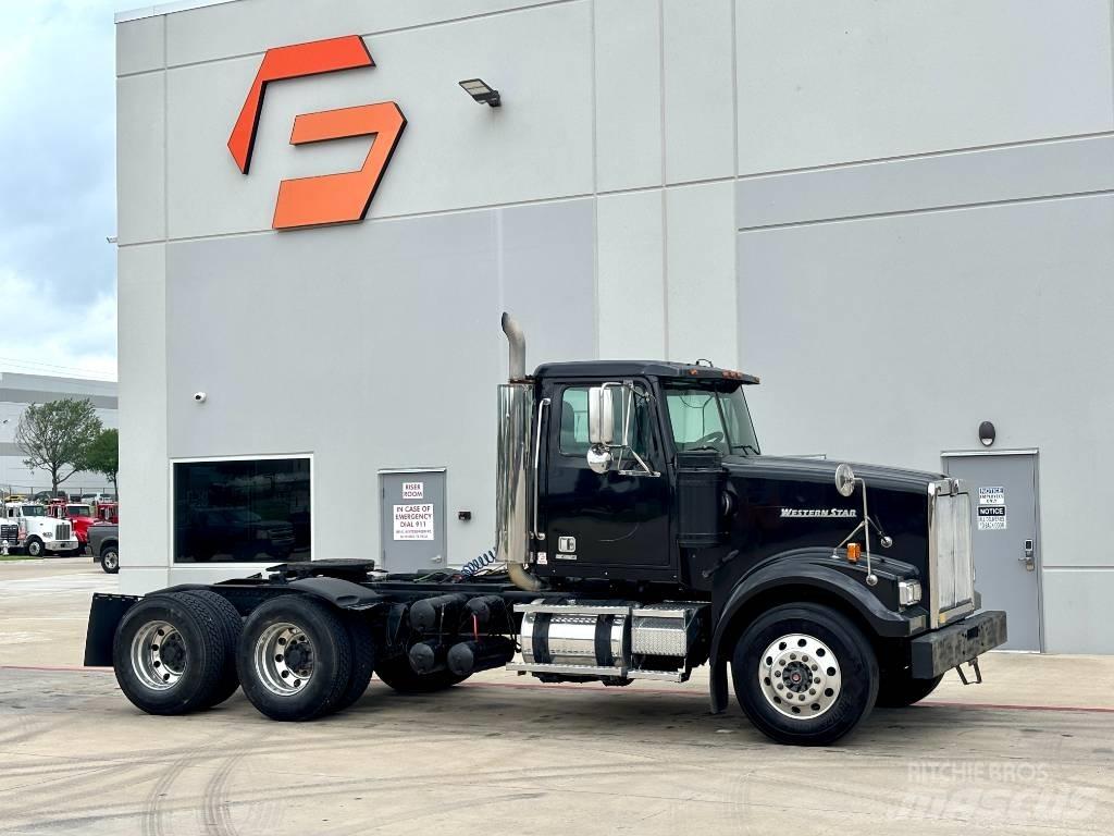 Western Star 4900 牵引车