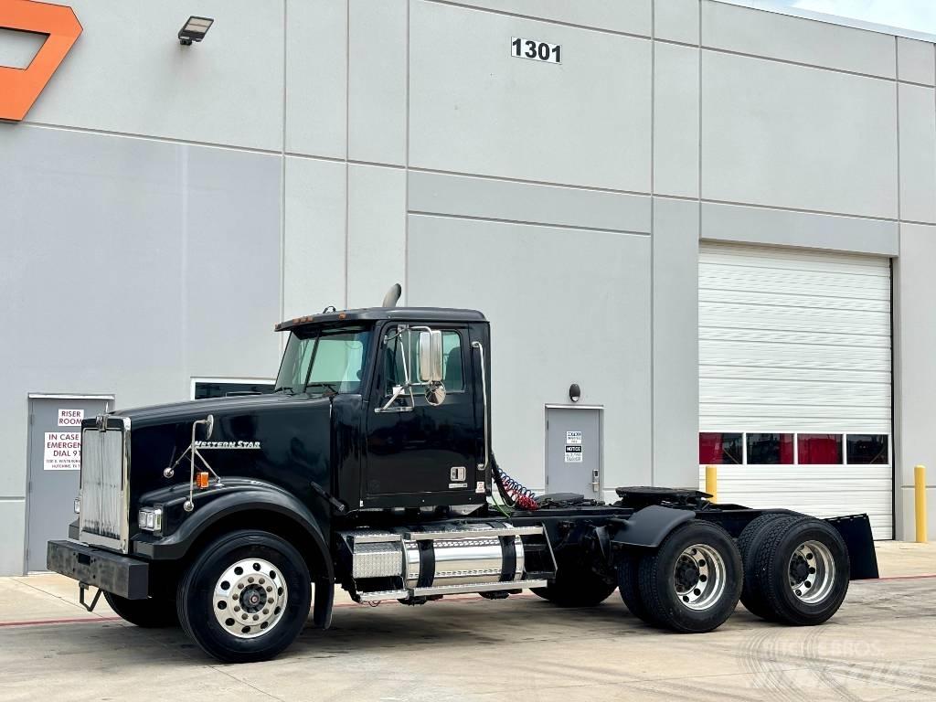 Western Star 4900 牵引车