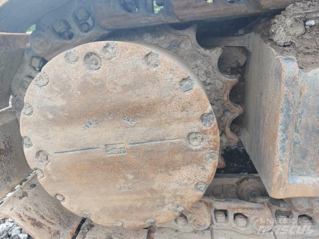 Komatsu PC490LC-11 履带挖掘机