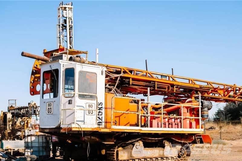 Sandvik D25KS 钻孔机
