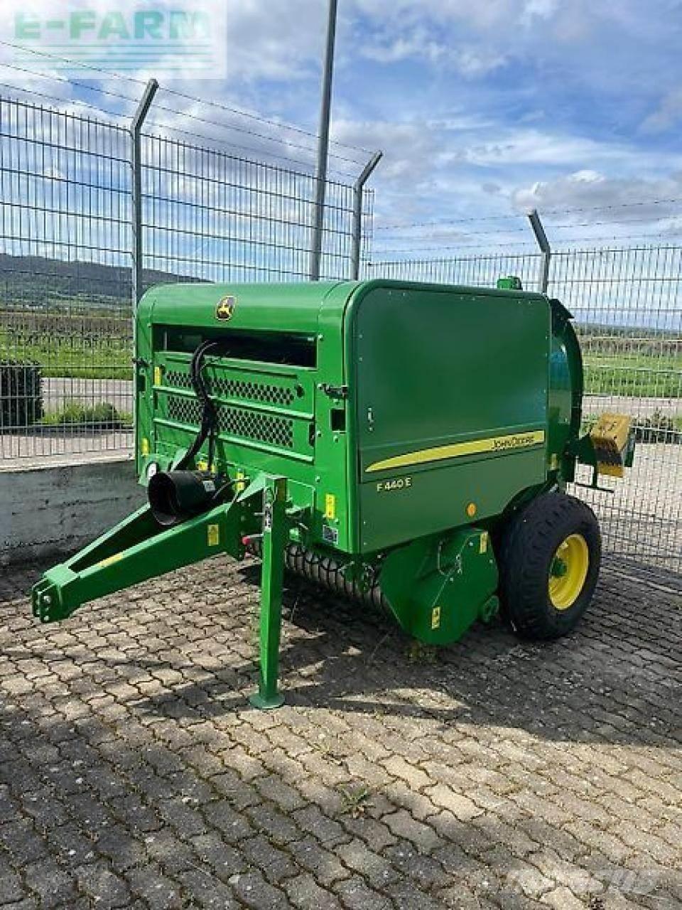 John Deere f440e 方捆打捆机