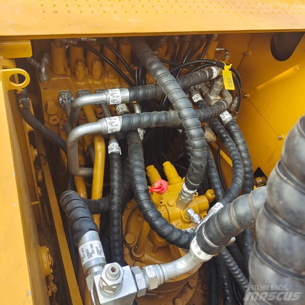 CAT 320D 履带挖掘机